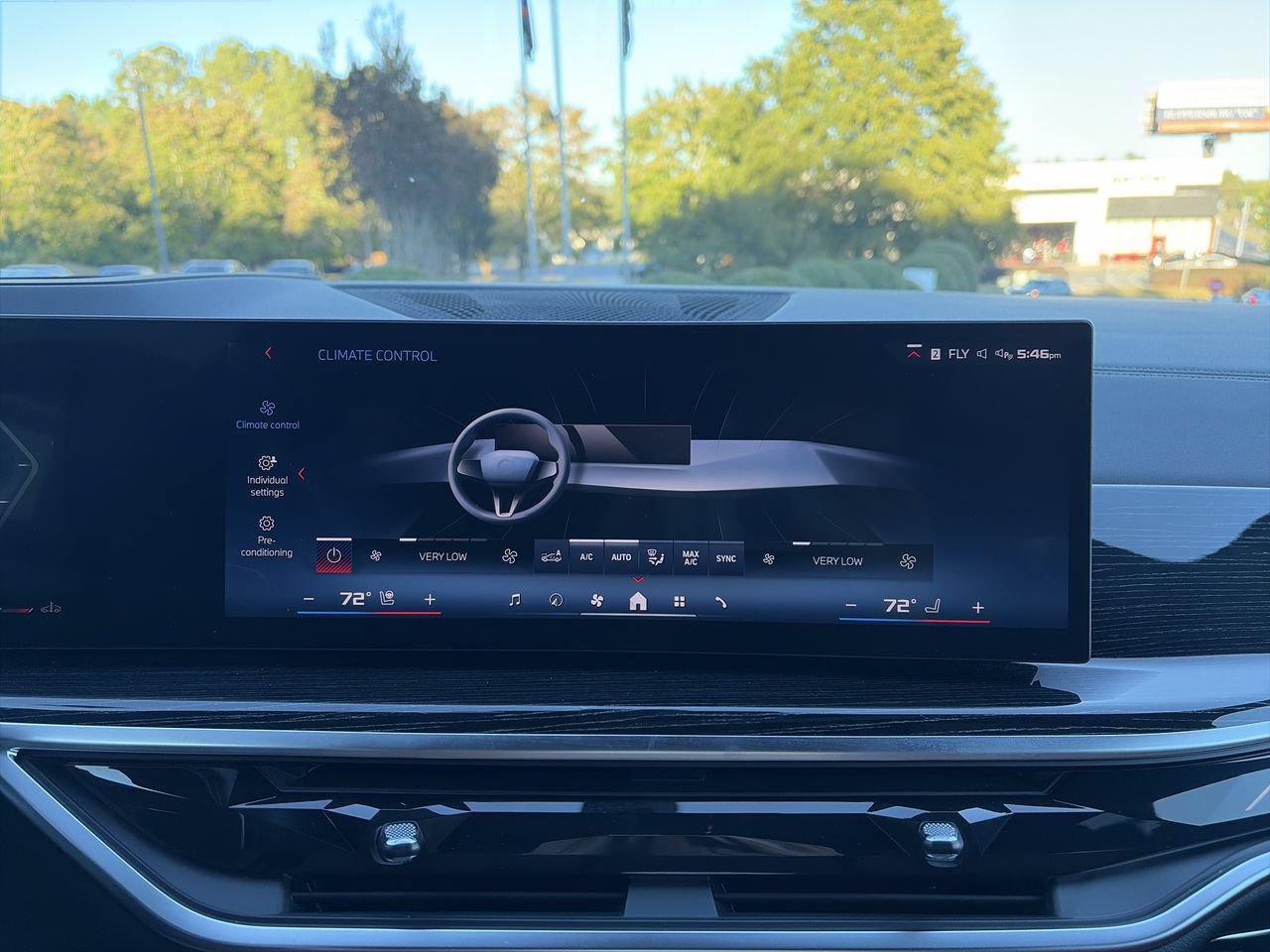 Used 2026 BMW X7 M60i AWD/4WD image 27