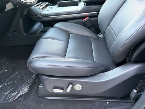 New 2027 Lincoln Navigator Premiere AWD/4WD image 13