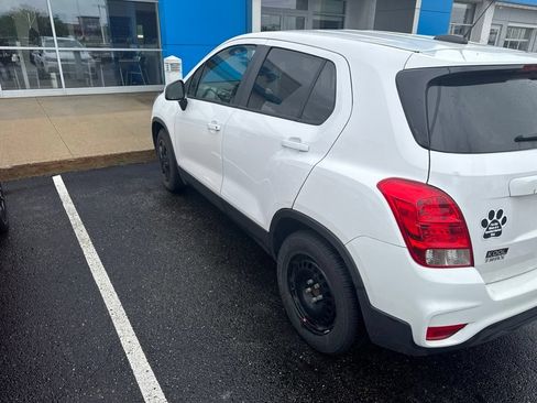 Used 2019 Chevrolet Trax LS w/ Tint and Cruise Package FWD image 7