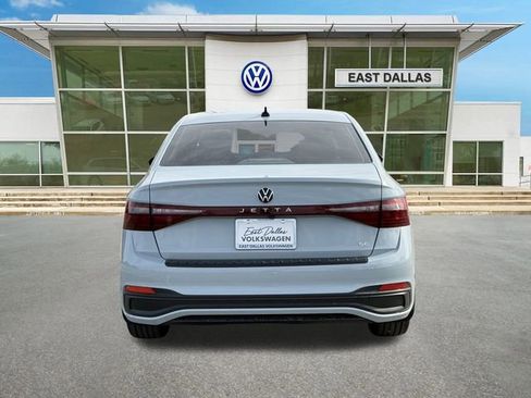 New 2026 Volkswagen Jetta SE image 4