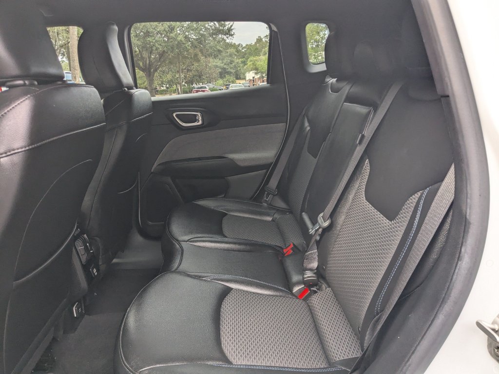Used 2024 Jeep Compass Latitude AWD/4WD image 13