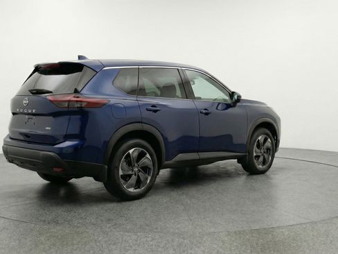 Used 2025 Nissan Rogue SV image 9