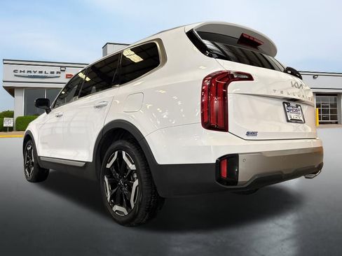 Used 2025 Kia Telluride S image 11