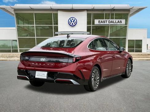 Used 2025 Hyundai Sonata SEL FWD image 3