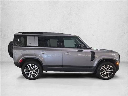 Used 2020 Land Rover Defender 110 SE AWD/4WD image 4