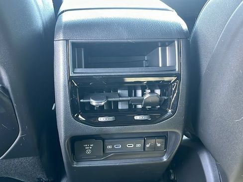 New 2026 Jeep Grand Cherokee Limited AWD/4WD image 24