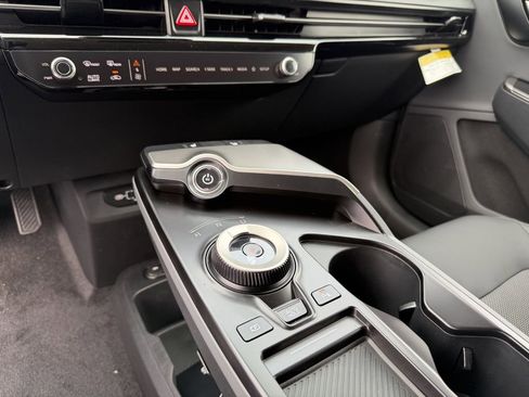 New 2025 Kia EV6 Light w/ Light LR Technology Package image 23