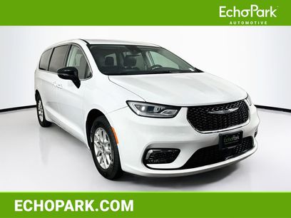 Used 2024 Chrysler Pacifica Touring-L