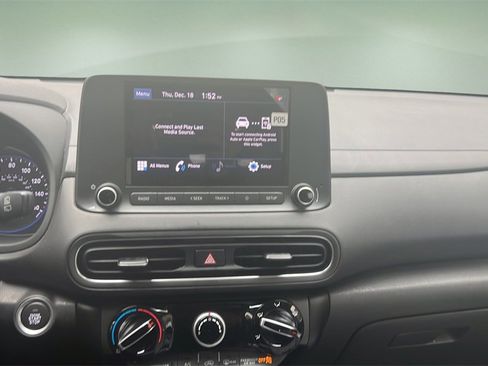 Used 2022 Hyundai Kona SEL image 21