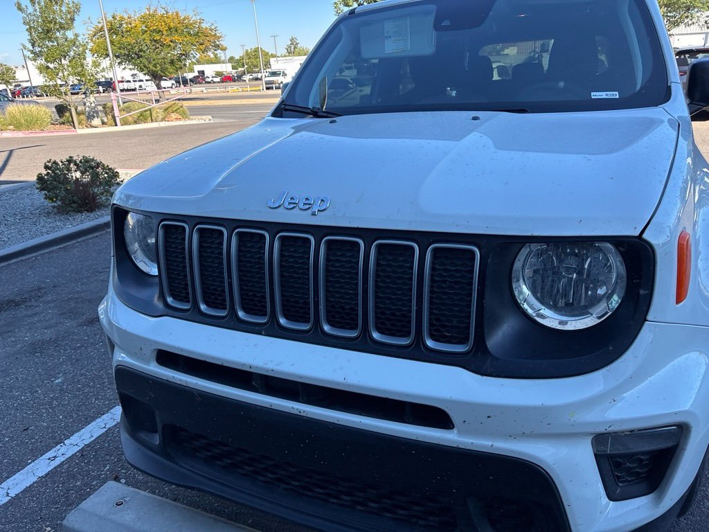 Used 2023 Jeep Renegade Latitude AWD/4WD image 4