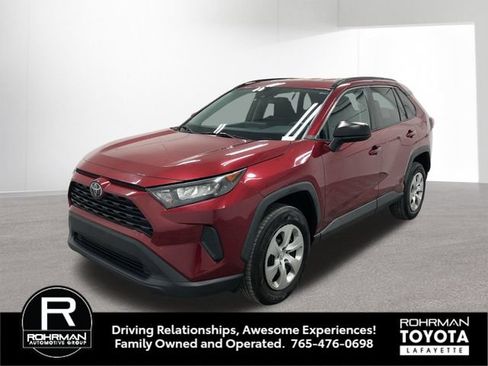 Used 2020 Toyota RAV4 LE AWD/4WD image 2