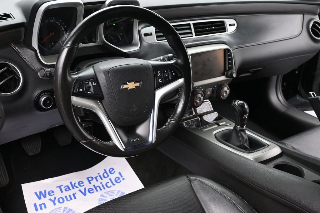 Used 2013 Chevrolet Camaro SS RWD image 14