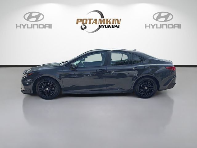 Used 2025 Toyota Camry SE FWD image 8