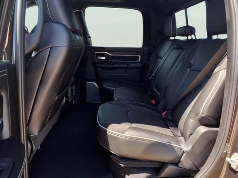 New 2026 RAM 2500 Laramie AWD/4WD image 9