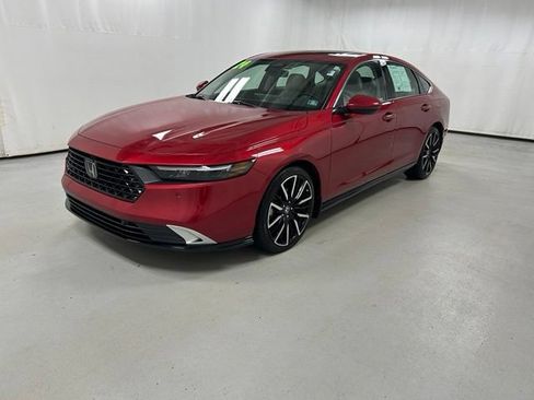 Used 2024 Honda Accord Touring image 2
