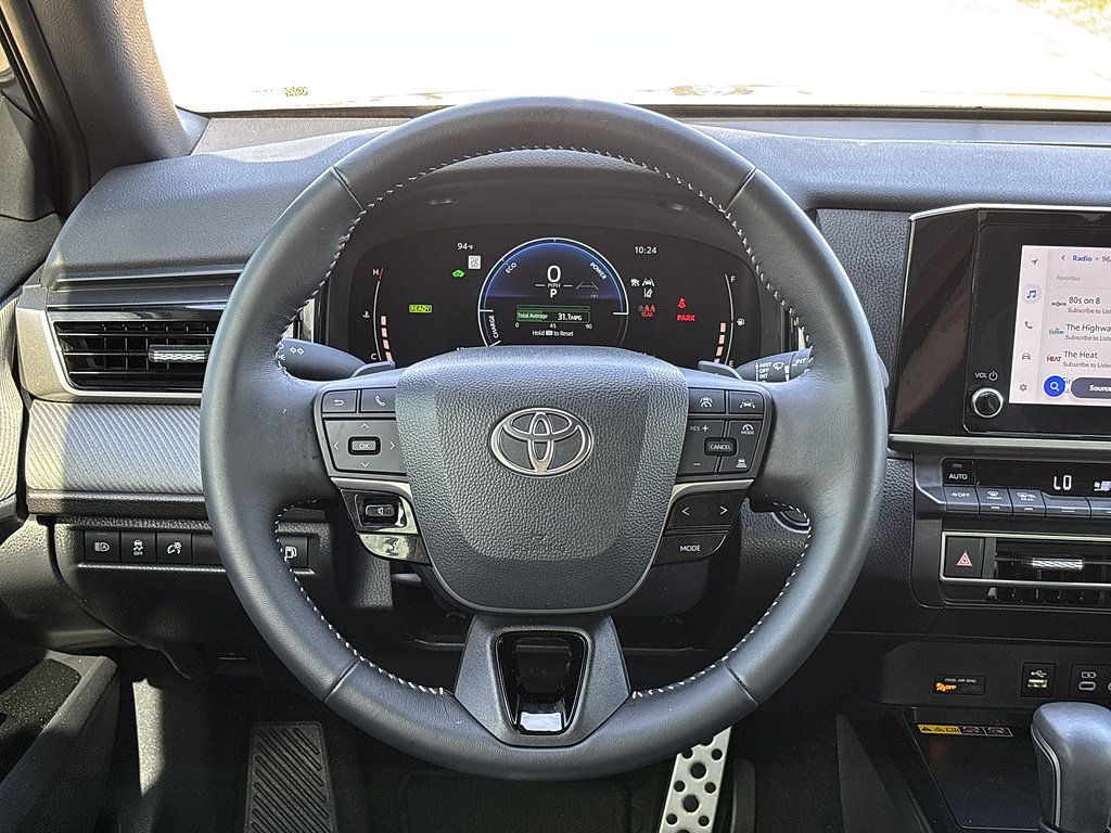 Used 2025 Toyota Camry SE w/ Convenience Package FWD image 15