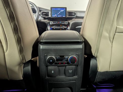 Used 2022 Ford Explorer Limited w/ Equipment Group 301A RWD image 14