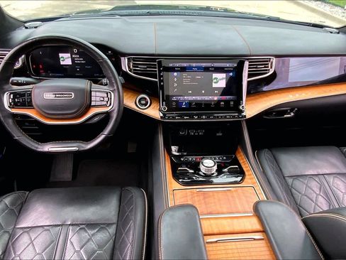 Used 2022 Jeep Grand Wagoneer Series III AWD/4WD image 15