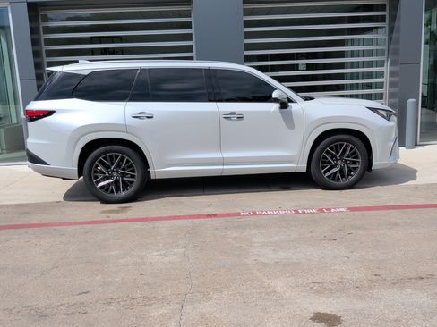 Used 2024 Lexus TX 350 FWD image 8