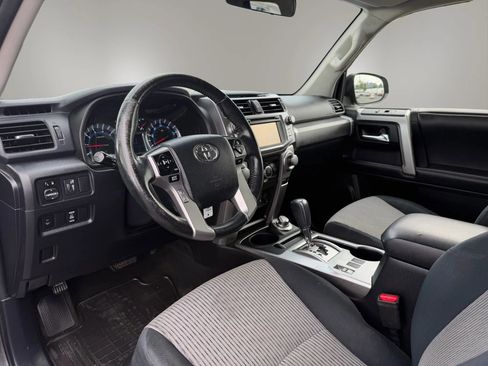 Used 2014 Toyota 4Runner SR5 AWD/4WD image 15