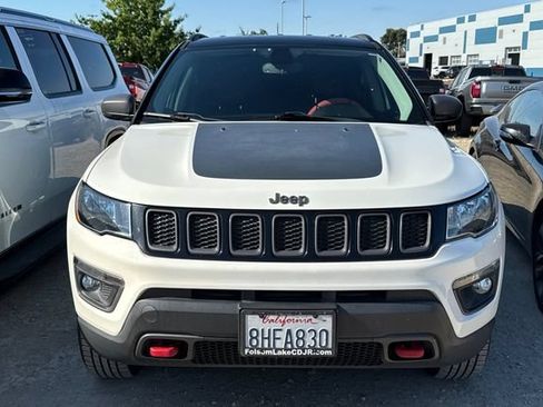 Used 2019 Jeep Compass Trailhawk w/ Leather Interior Group AWD/4WD image 3