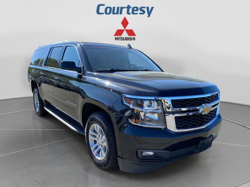Used 2020 Chevrolet Suburban LT w/ Luxury Package AWD/4WD image 8