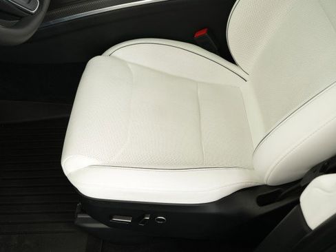 Used 2023 Tesla Model X Plaid image 28