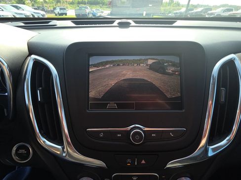 Used 2022 Chevrolet Equinox LT FWD image 22
