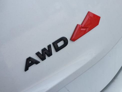 Used 2025 Nissan Rogue SV AWD/4WD image 9