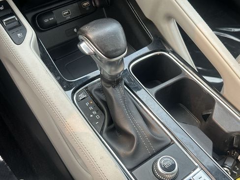 Certified 2022 Kia Telluride EX w/ EX Premium Package FWD image 18