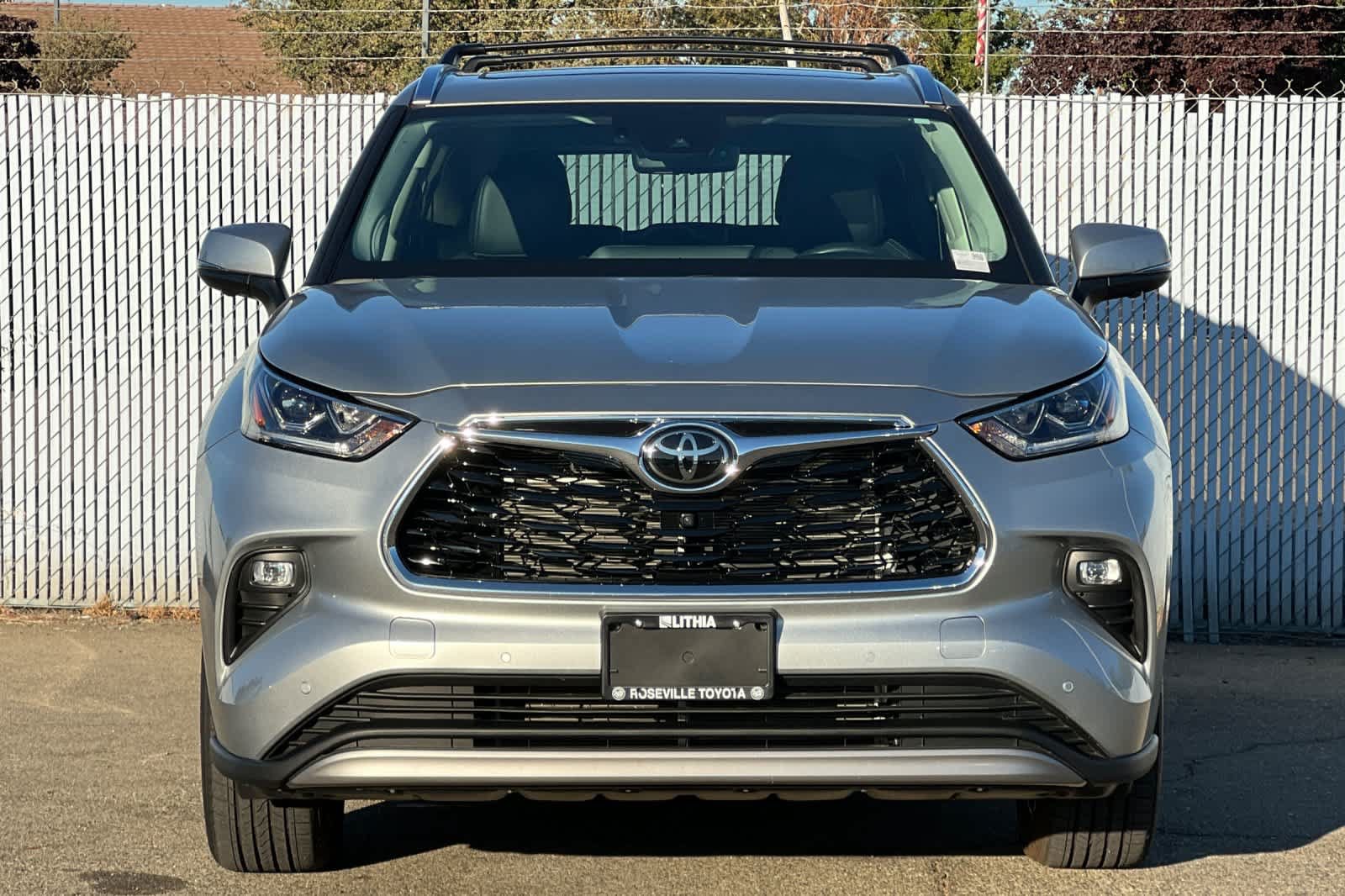 Used 2025 Toyota Highlander Platinum AWD/4WD image 8