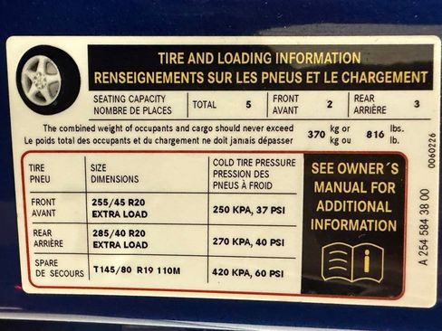 Used 2023 Mercedes-Benz GLC 300 4MATIC w/ AMG Line image 51