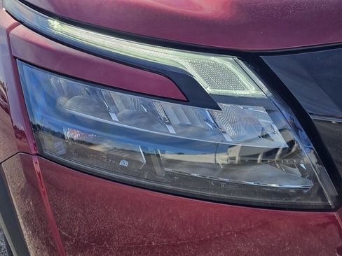Used 2024 Nissan Pathfinder SV w/ Black Appearance Package FWD image 4