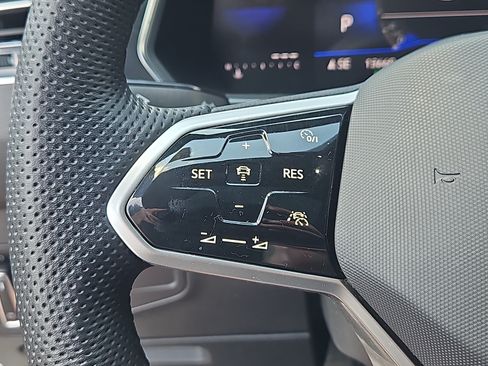Certified 2024 Volkswagen Tiguan SE R-Line AWD/4WD image 19