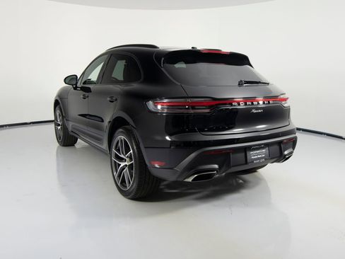 Certified 2025 Porsche Macan image 8