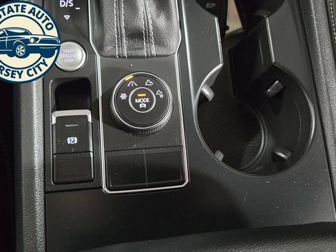 Used 2023 Volkswagen Atlas SE AWD/4WD image 18