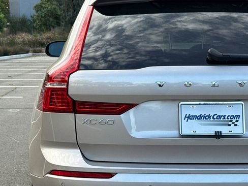 Used 2025 Volvo XC60 B5 Core image 38