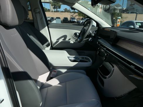 New 2026 Hyundai Ioniq 9 SEL AWD/4WD image 17