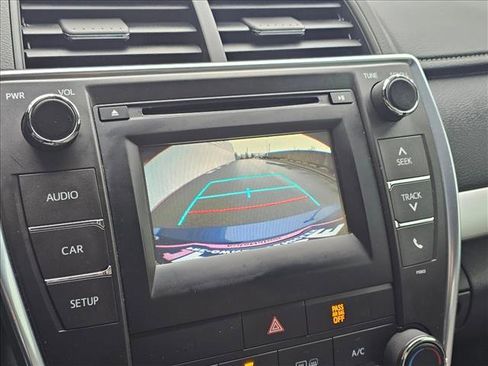 Used 2015 Toyota Camry SE image 24