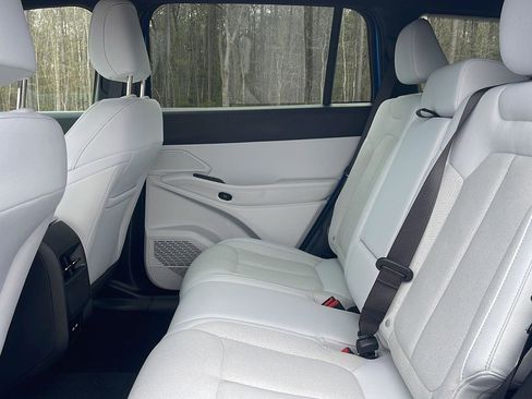 New 2026 Jeep Cherokee Laredo AWD/4WD image 25