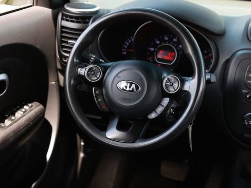 Used 2016 Kia Soul + FWD image 31