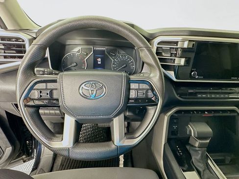 Used 2022 Toyota Tundra SR5 w/ SR5 Convenience Package image 11