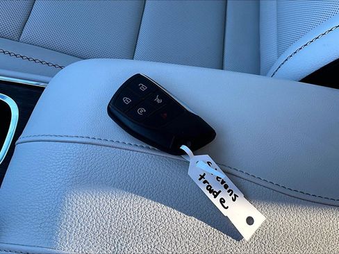 Used 2024 GMC Acadia Denali w/ Super Cruise Package image 10