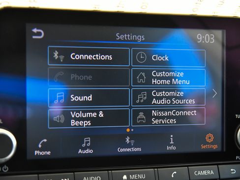Used 2025 Nissan Altima 2.5 SV FWD image 19