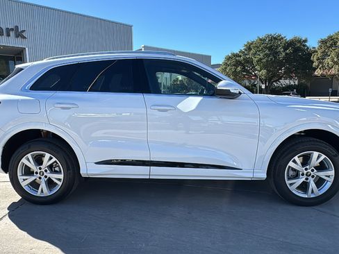 Used 2025 Audi Q5 Premium w/ Convenience Package AWD/4WD image 8