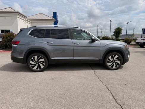 Used 2024 Volkswagen Atlas SEL AWD/4WD image 8