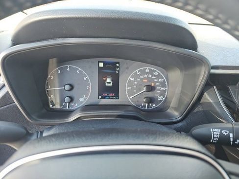 Used 2024 Toyota Corolla Cross LE image 5