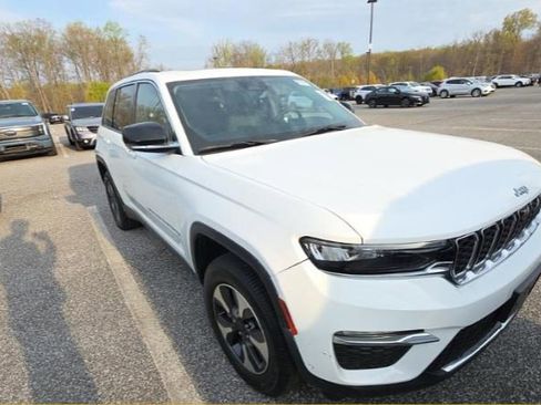 Used 2023 Jeep Grand Cherokee 4WD 4xe w/ Luxury Tech Group II image 2