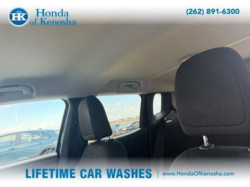 Used 2021 Jeep Renegade Latitude FWD image 6