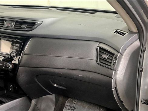 Used 2017 Nissan Rogue S w/ Appearance Package image 16